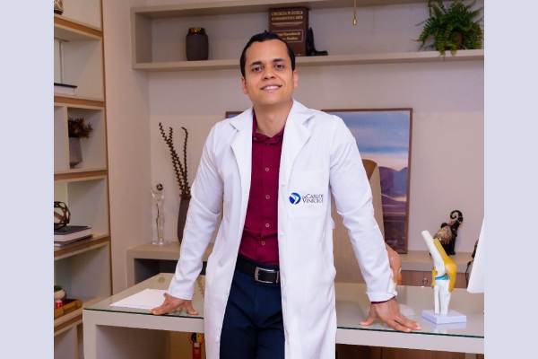 Dr. Carlos Vinícius, ortopedista de joelho em São Paulo 