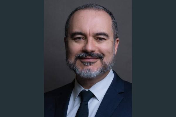 O Dr. Fernando Zeitounian é reconhecido entre os melhores oftalmologistas em São Paulo