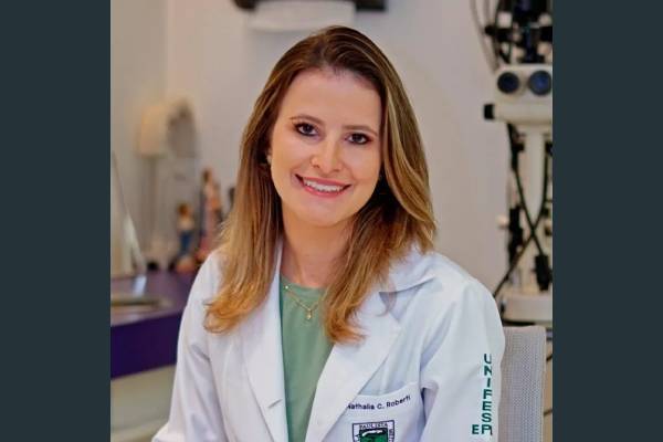 Dra. Nathália Corbelli, oftalmologista em São Paulo