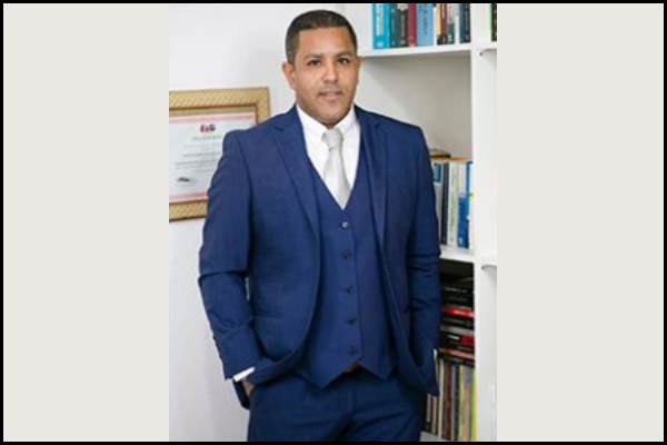 Entre os melhores advogados criminais em São Paulo, o Dr. Douglas Ribeiro dos Santos se destaca pela sua abordagem inovadora e eficiente