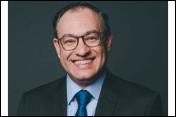 O Dr. Wendell Uguetto se destaca entre os melhores cirurgiões de blefaroplastia