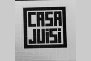 A Casa Juisi, uma das melhores lojas de roupas vintage, encanta com sua atmosfera artística e peças cuidadosamente selecionadas